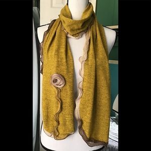 Pretty color & designed scarf